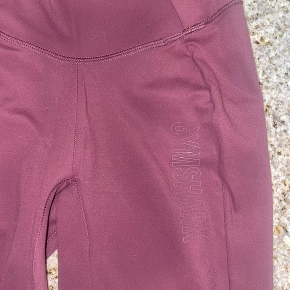 Gymshark studio crop leggings in the berry red color extra small - Picture 6 of 6
